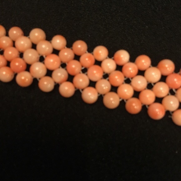 Coral Bead Vintage Necklace with Real Gold Clasp - Picture 6 of 6